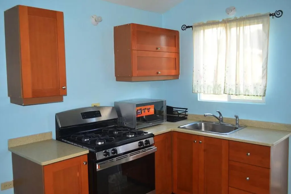 Gillaine'S Place Montego Bay 0*,  Jamajka